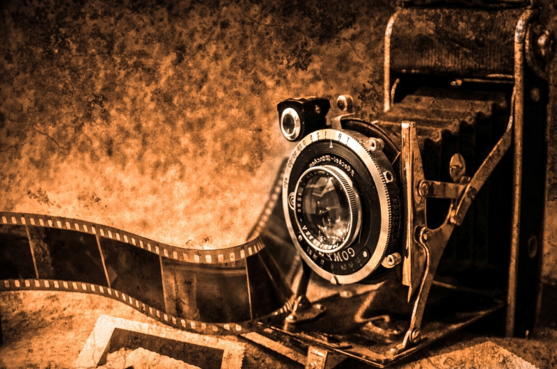 photographe-LE ROURET-min_light-wood-night-camera-photography-vintage-1245236-pxhere.com